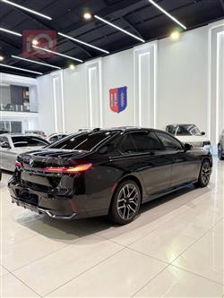 بي ام دبليو الفئة 7